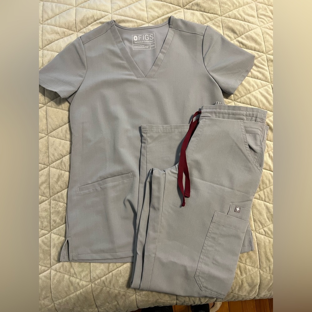FIGS scrub top & pants